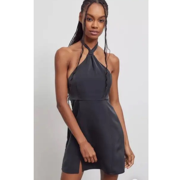 urban outfitters jillian satin halter mini dress - Picture 3 of 4